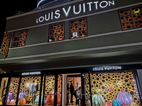 nuova sede louis vuitton|louis vuitton store website.